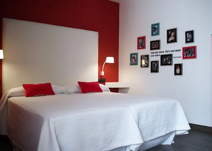 塞维利亚瑞充尔阿拉米达旅馆 2*