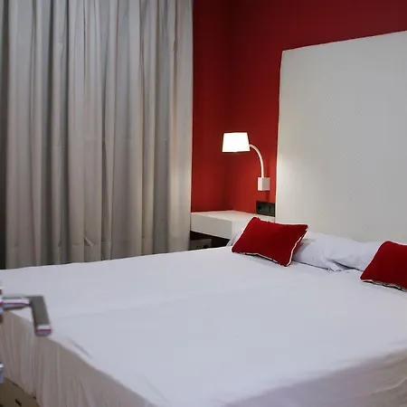 塞维利亚瑞充尔阿拉米达旅馆 招待所 2*